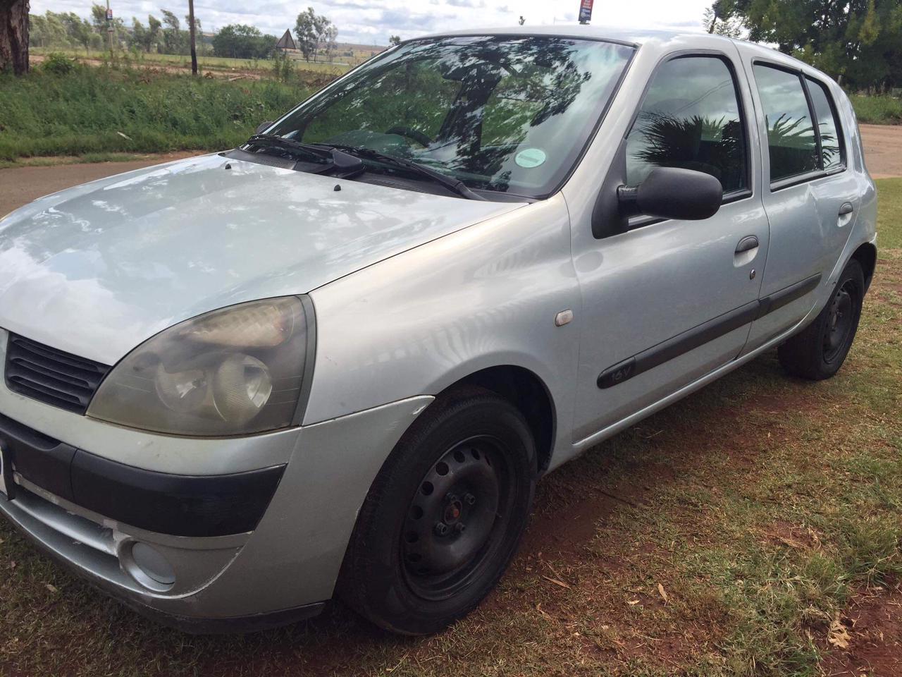 Renault clio 2 - Private Seller
