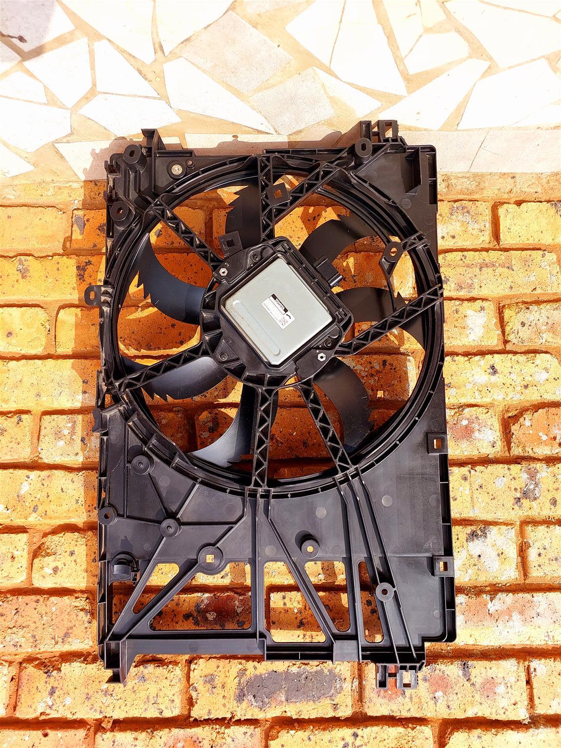 [OEM] TOYOTA RAV 4 RADIATOR FAN FOR SALE IN EXCELLENT CONDITION - Private Seller