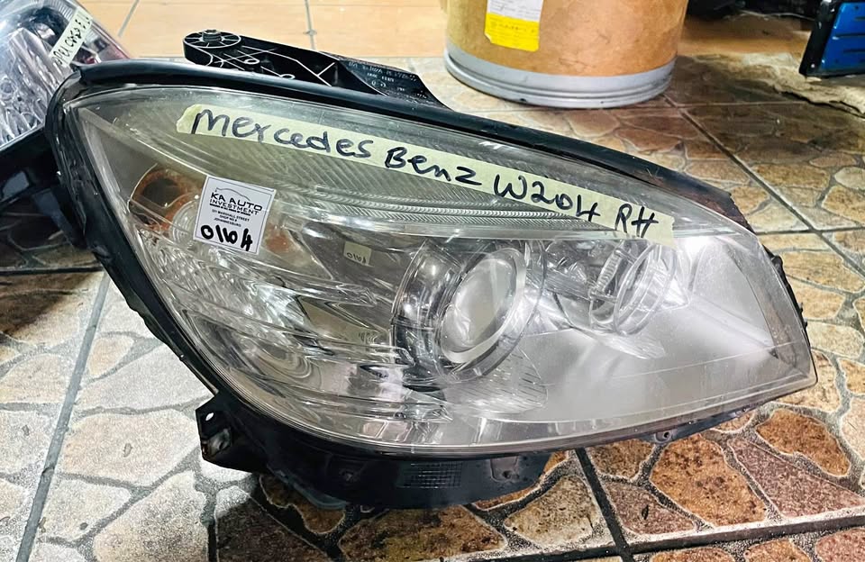 Mercedes Benz W204 xenon headlight