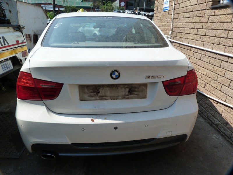 BMW 320i E90 Manual White - 2009 STRIPPING FOR SPARES - Private Seller BMW 320i E90 Manual White - 2009 STRIPPING FOR SPARES - Private Seller