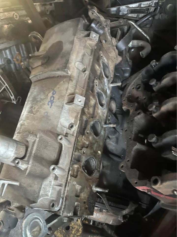 Nissan np200 head - Private Seller