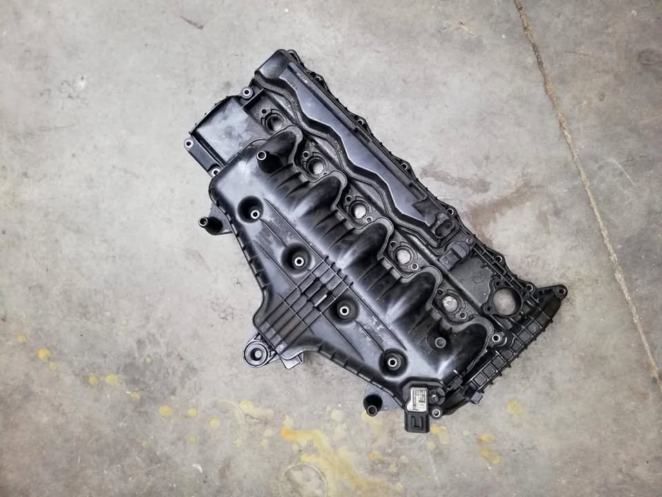 VOLVO XC60 D5 2010 TAPPET COVER FOR SALE