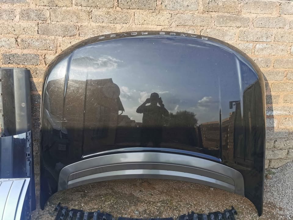 Range Rover voque Bonnet - Private Seller Range Rover voque Bonnet - Private Seller