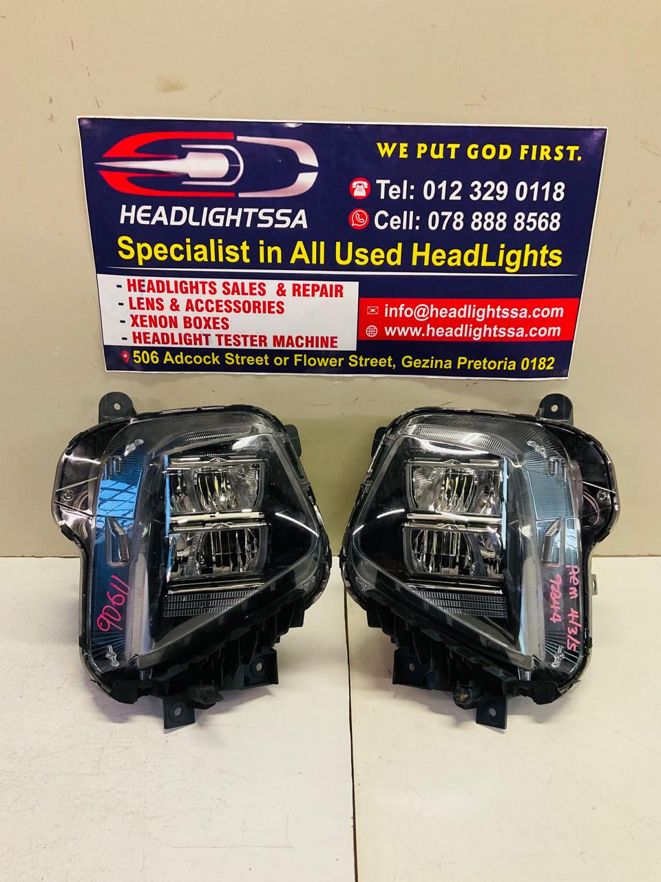 Hyundai Tucson left and right side FULL LED headlights - Private Seller Hyundai Tucson left and right side FULL LED headlights - Private Seller