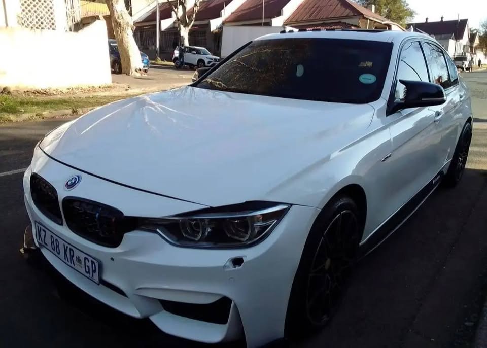 2017 BMW M SPORT AUTOMATIC TRANSMISSION WITH LEATHER SEATS