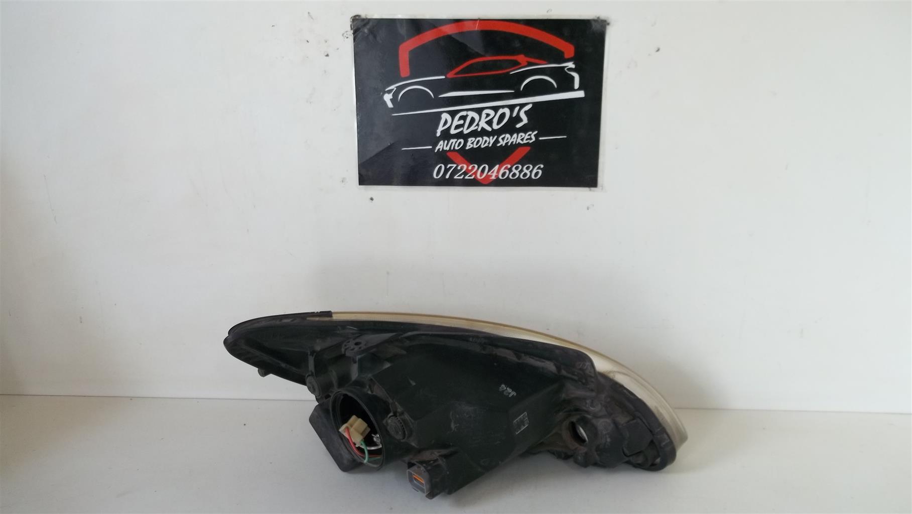 Hyundai Getz '11 left headlight - Private Seller