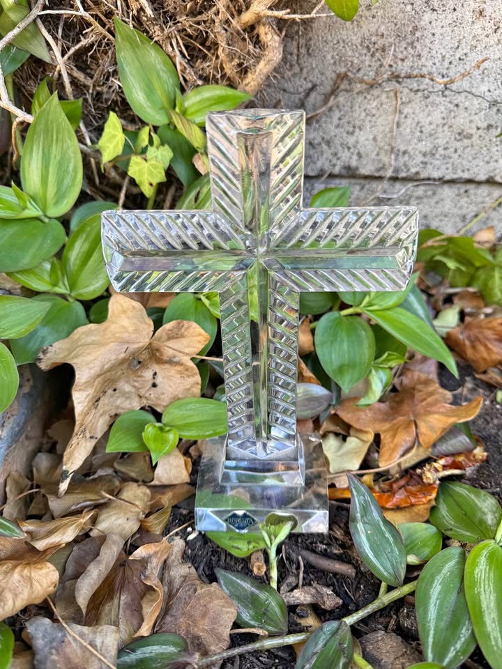 Bohemia hand cut 24%PBO glass Cross Bohemia hand cut 24%PBO glass Cross