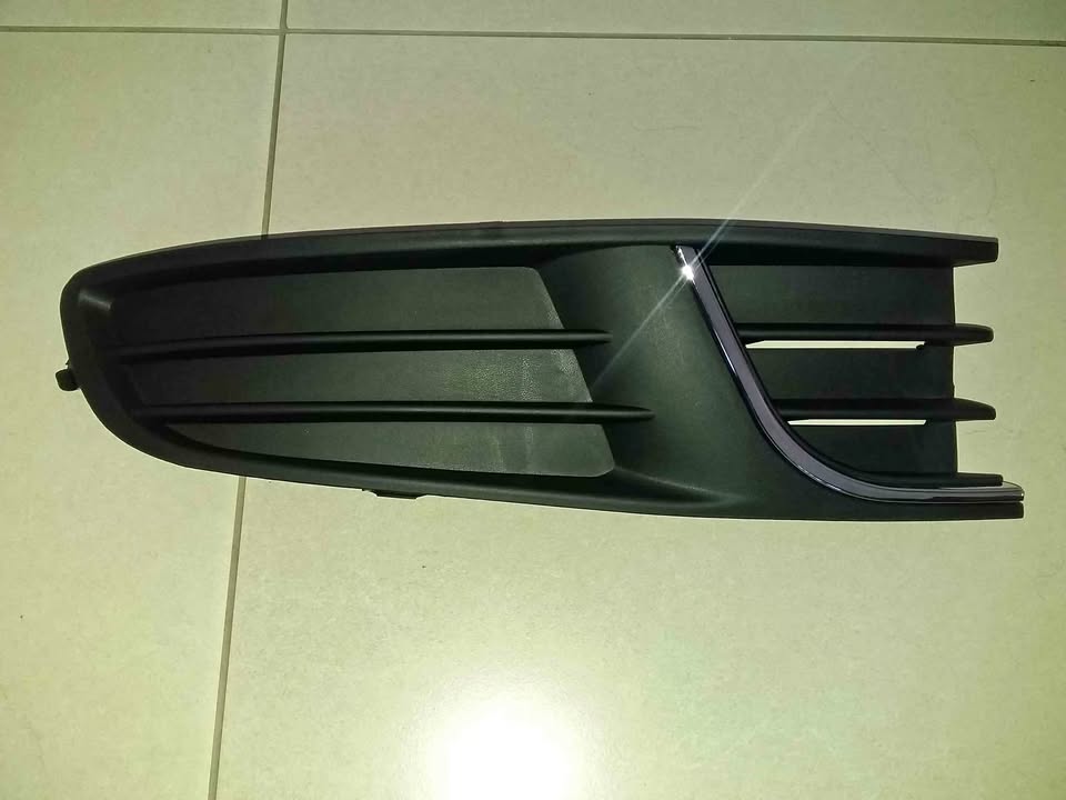 VW POLO VIVO 14/17 BRAND NEW BRAND NEW SIDE COVERS GRILLES PRICE-