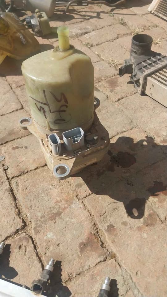 VOLVO S40 T5 2005 STEERING PUMP FOR SALE (DELIVERY AVAILABLE NATION WIDE) - Private Seller VOLVO S40 T5 2005 STEERING PUMP FOR SALE (DELIVERY AVAILABLE NATION WIDE) - Private Seller