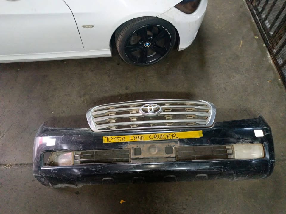 Toyota land Cruiser front bumper - Private Seller Toyota land Cruiser front bumper - Private Seller