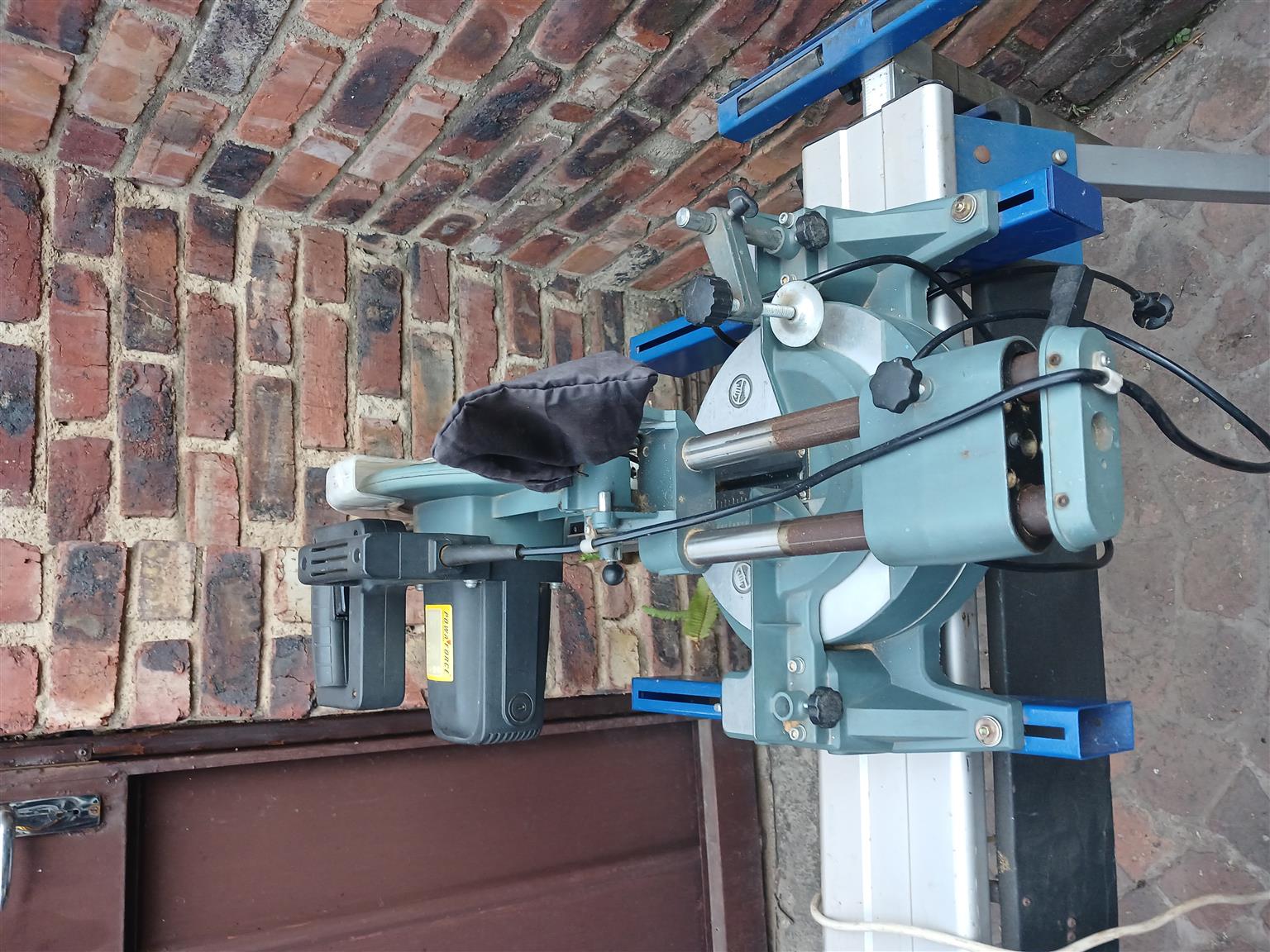 Woodstar pt 85,powa mitre saw and a stand for sale | Junk Mail Marketplace