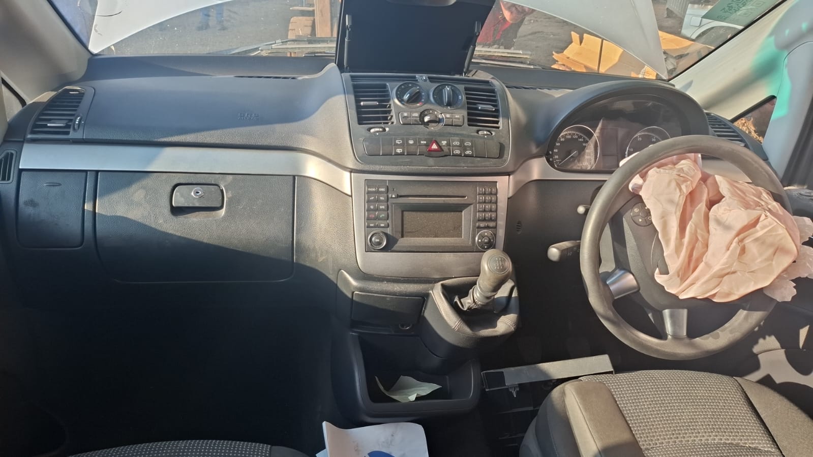 Breaking for Spares: Mercedes Benz Viano 3.0 Diesel manual