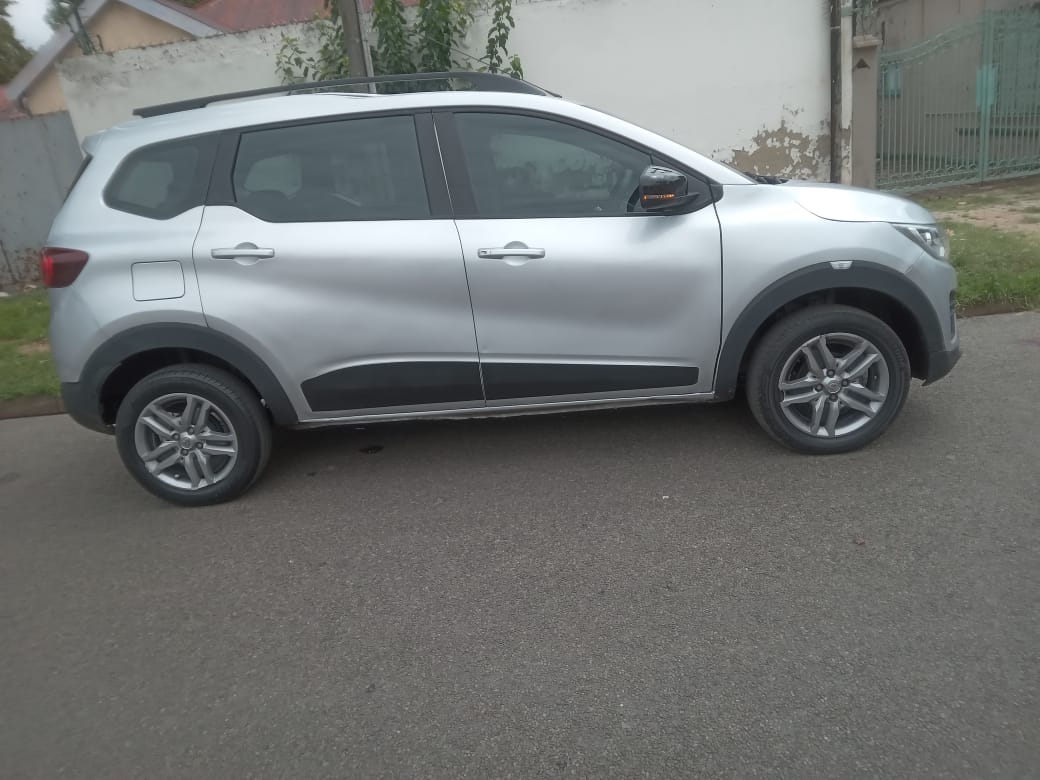 Used 2022 Renault Triber 1.0 Life - Private Seller