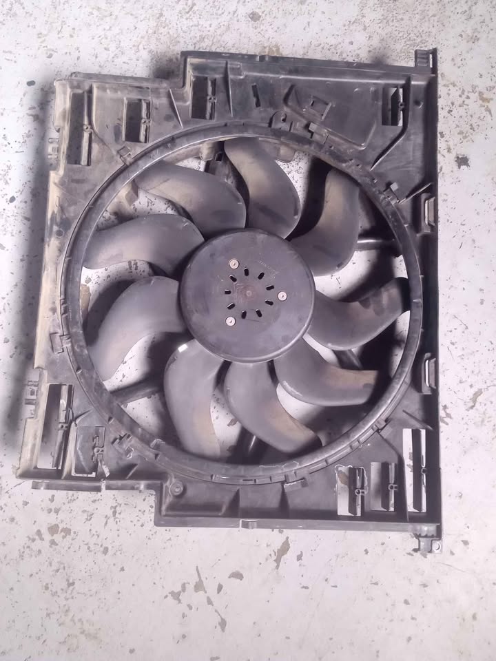 BMW G20,G21 fan