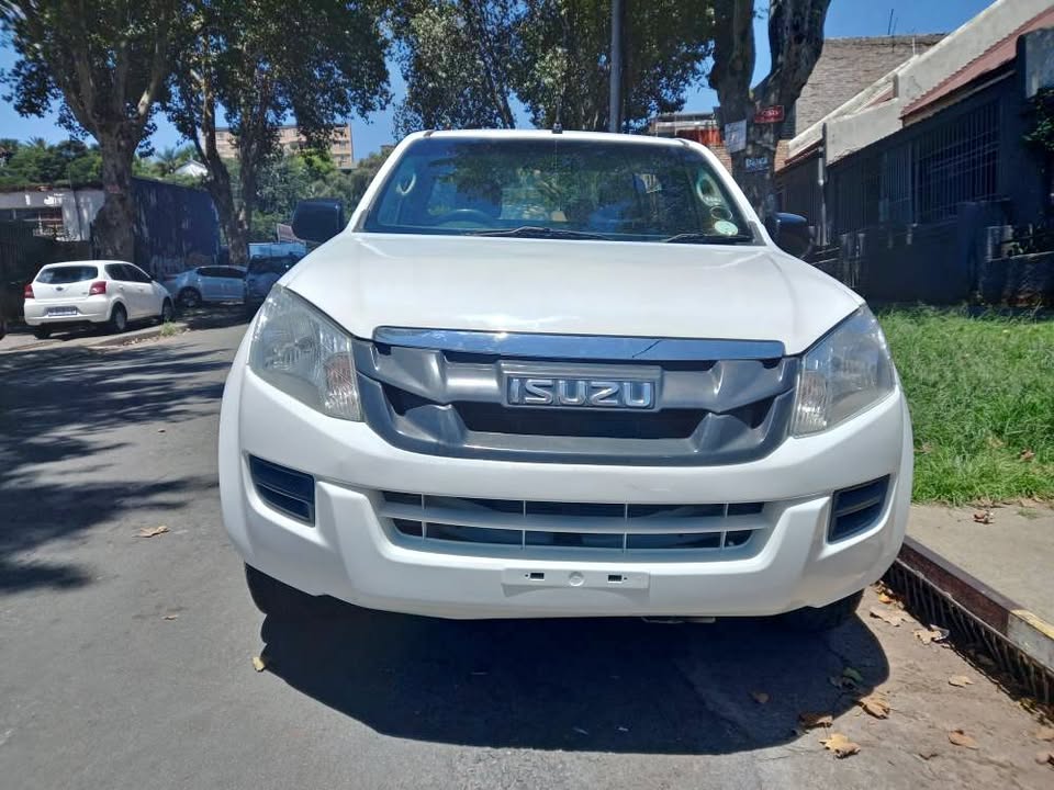 2014Isuzu KB250 Dteq 2.5  Diesel, S- Cab, Manuel, White, 101000kms Spare key Service History