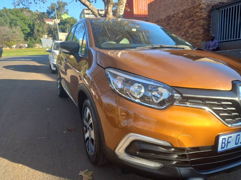 2021 Renault Captur 900T PETROL, MANUAL, ORANGE, 78000KMS, . SPARE KEY