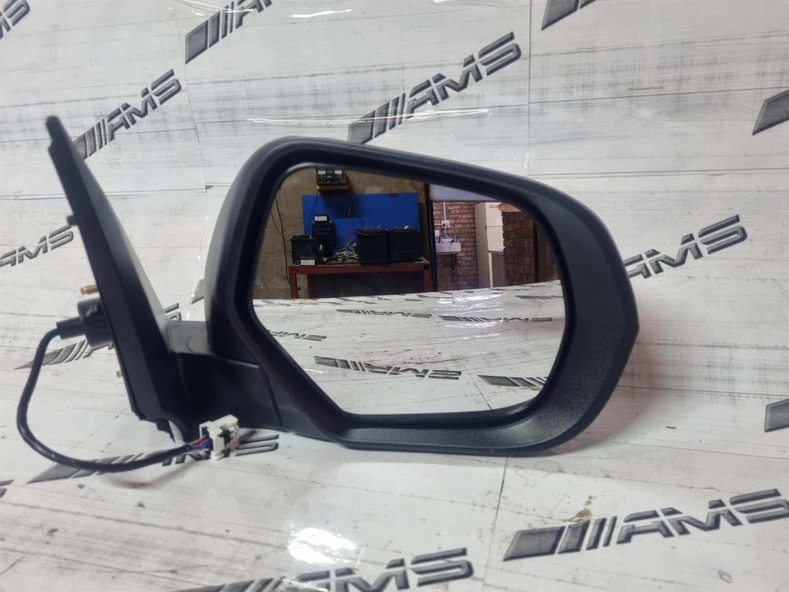 Brand New Pajero Sport Right-Hand (RH) Mirror with Indicator - Private Seller