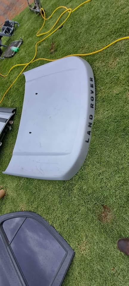 Land Rover Discovery 3 Bonnet For Sale @ Spareline Auto - Private Seller Land Rover Discovery 3 Bonnet For Sale @ Spareline Auto - Private Seller