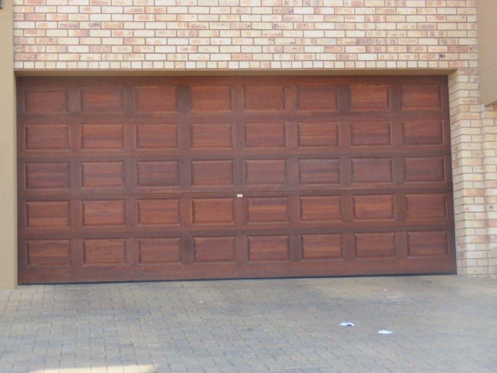 New Roll Up And Sectional Single And Double Garage Doors For Sale