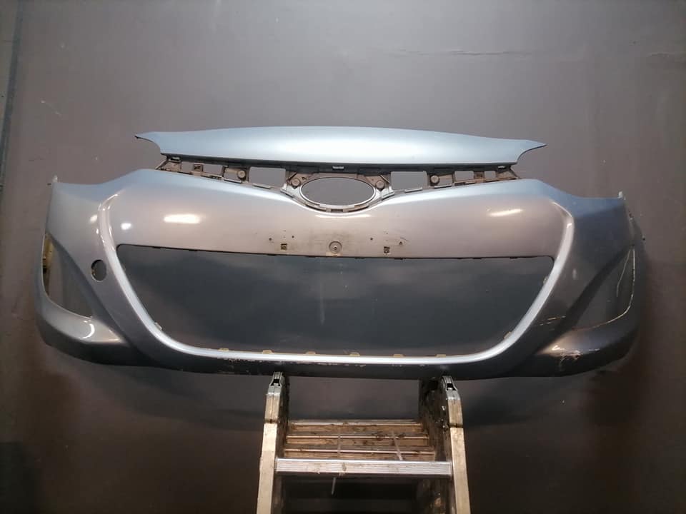 Hyundai i20 silver-blue front bumper for sale - Private Seller