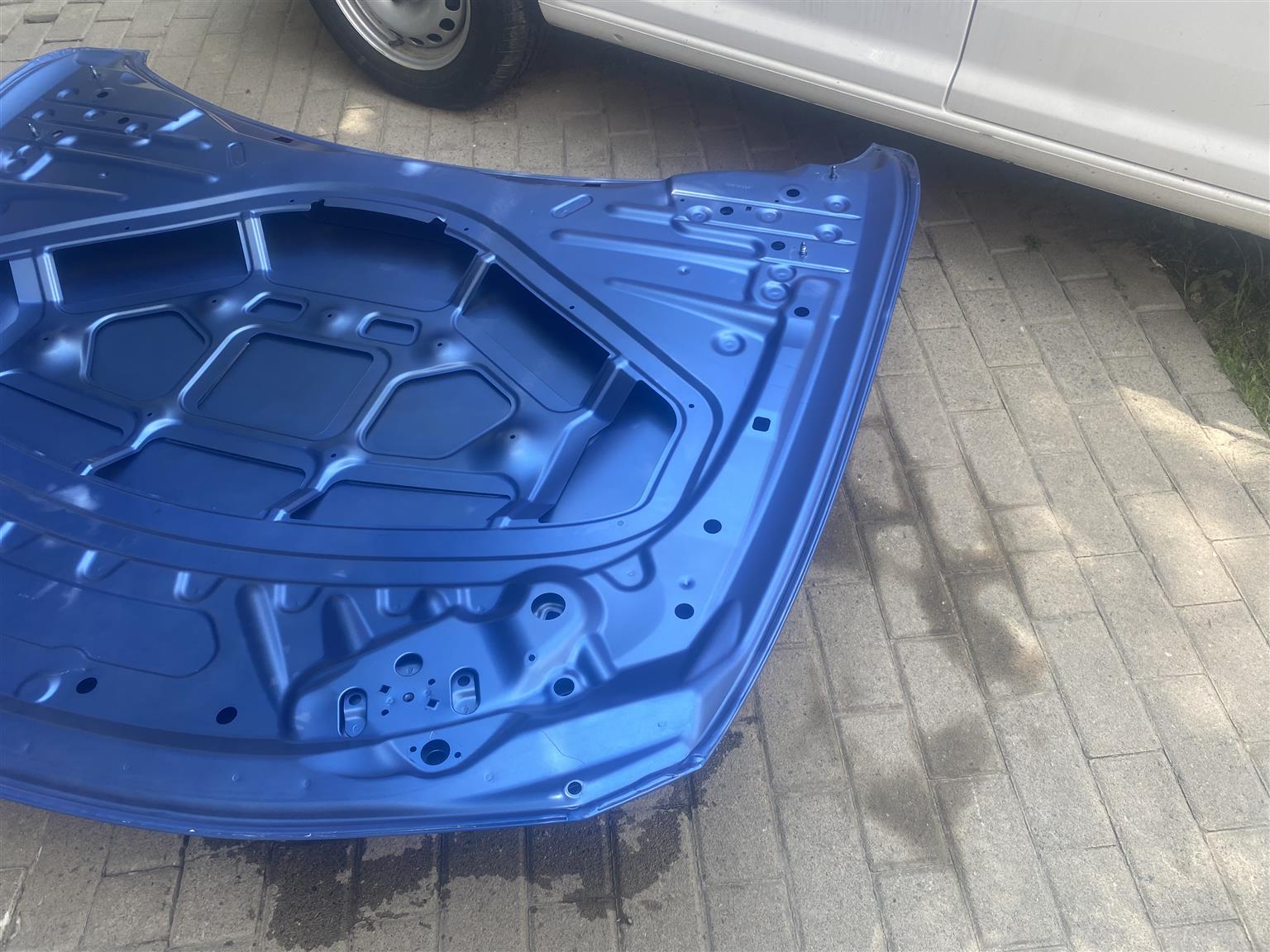 2017 BMW F30 BONNET FOR SALE. IN EXCELLENT CONDITION