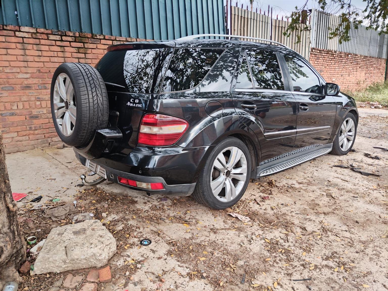 Mercedes ML350 cdi tailgate boot lid for sale used - Private Seller Mercedes ML350 cdi tailgate boot lid for sale used - Private Seller