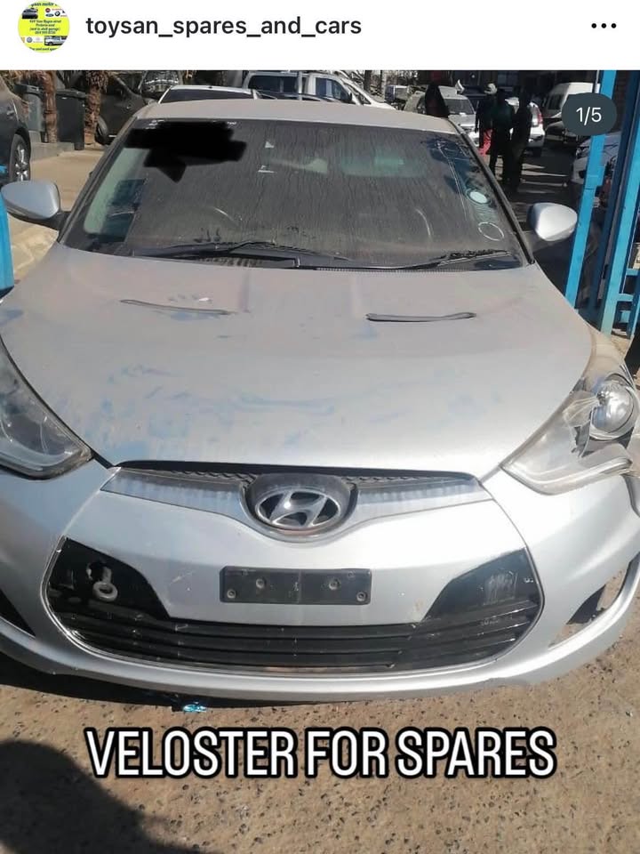HYUNDAI VELOSTER STRIPING FOR SPARES - Private Seller HYUNDAI VELOSTER STRIPING FOR SPARES - Private Seller