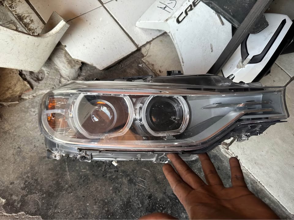 BMW f30 right side xenon headlight - Private Seller BMW f30 right side xenon headlight - Private Seller