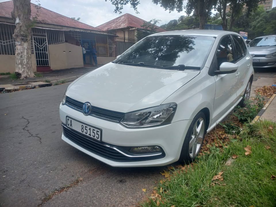 2015 VW POLO 6 Tsi Hatchback 1.2 Petrol. Manual, White Color, Mileage 84000km