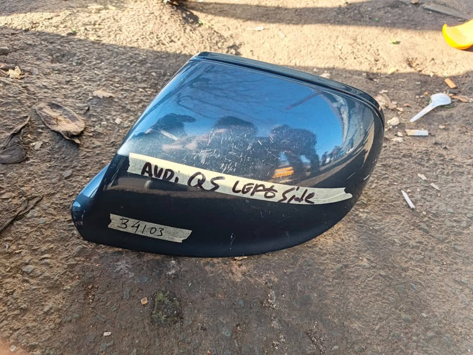 Audi Q5 left side mirror - Private Seller Audi Q5 left side mirror - Private Seller