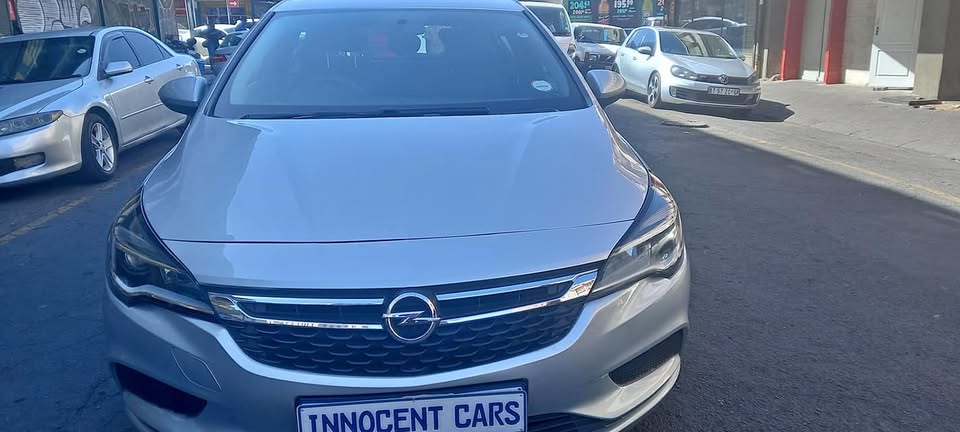 2017 OPEL ASTRA 1.0 ECO FLEX, PETROL, MANUAL, SILVER COLOUR,82000KM 2017 OPEL ASTRA 1.0 ECO FLEX, PETROL, MANUAL, SILVER COLOUR,82000KM