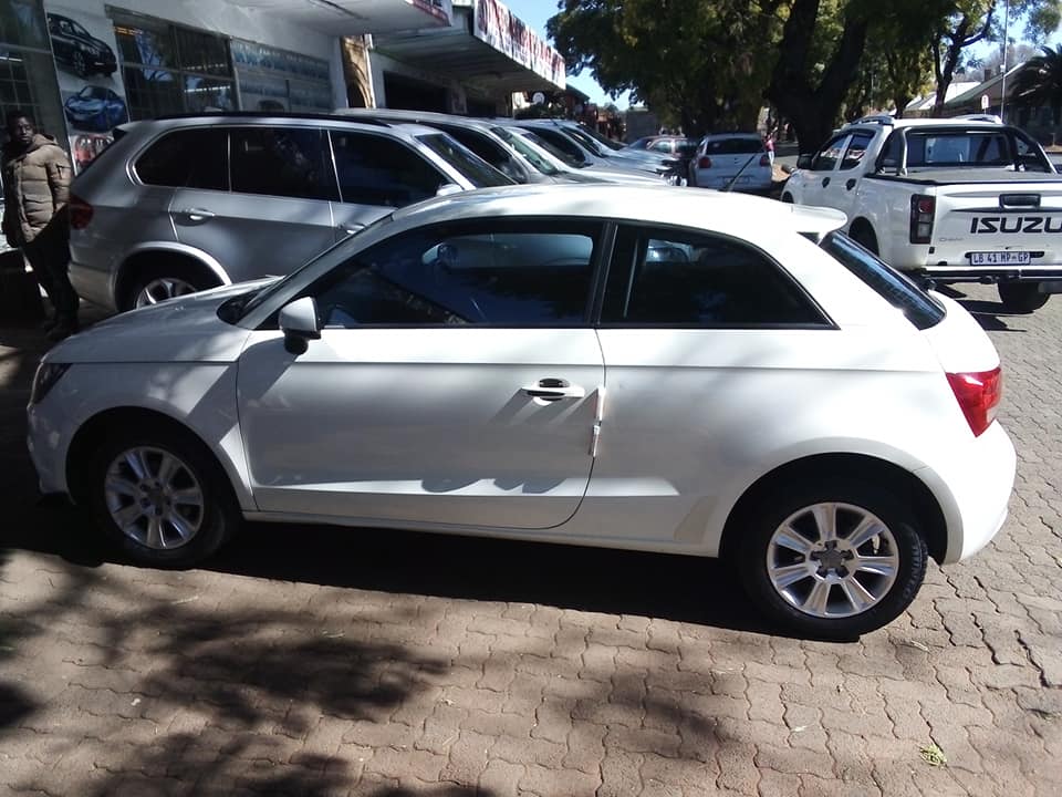 2012 AUDI A1 1.2 TFSI  MANUAL PETROL WHITE SERVICE BOOK 87.000KM
