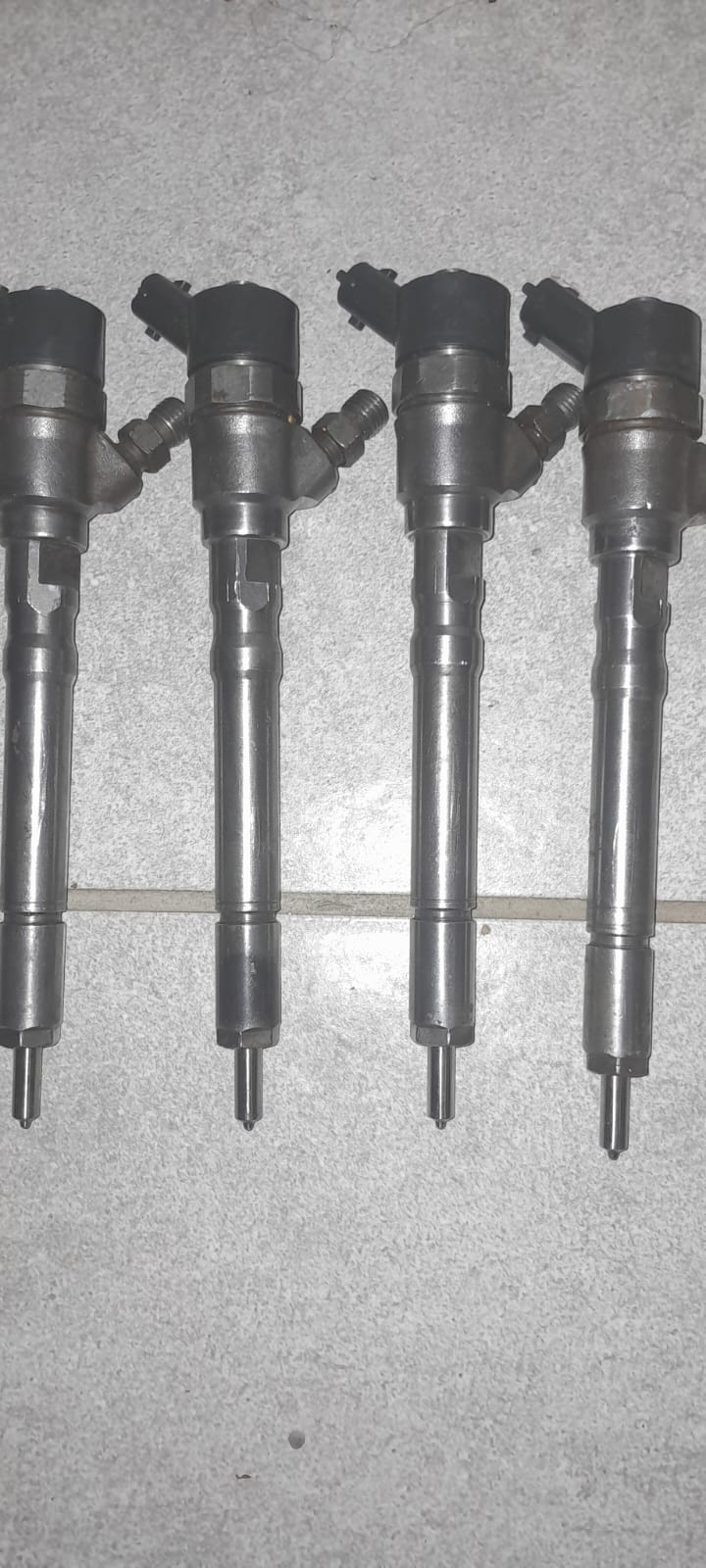 Hyundai santafe 2.2 injectors for sale - Private Seller