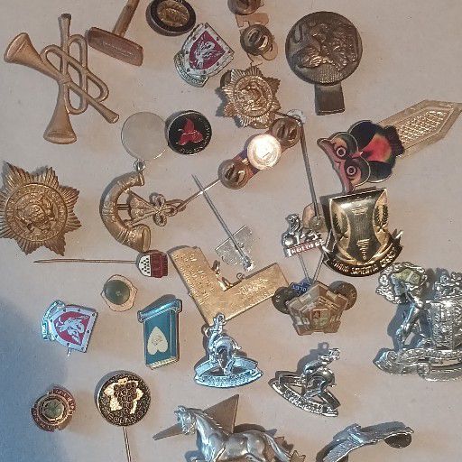 Badges, collection