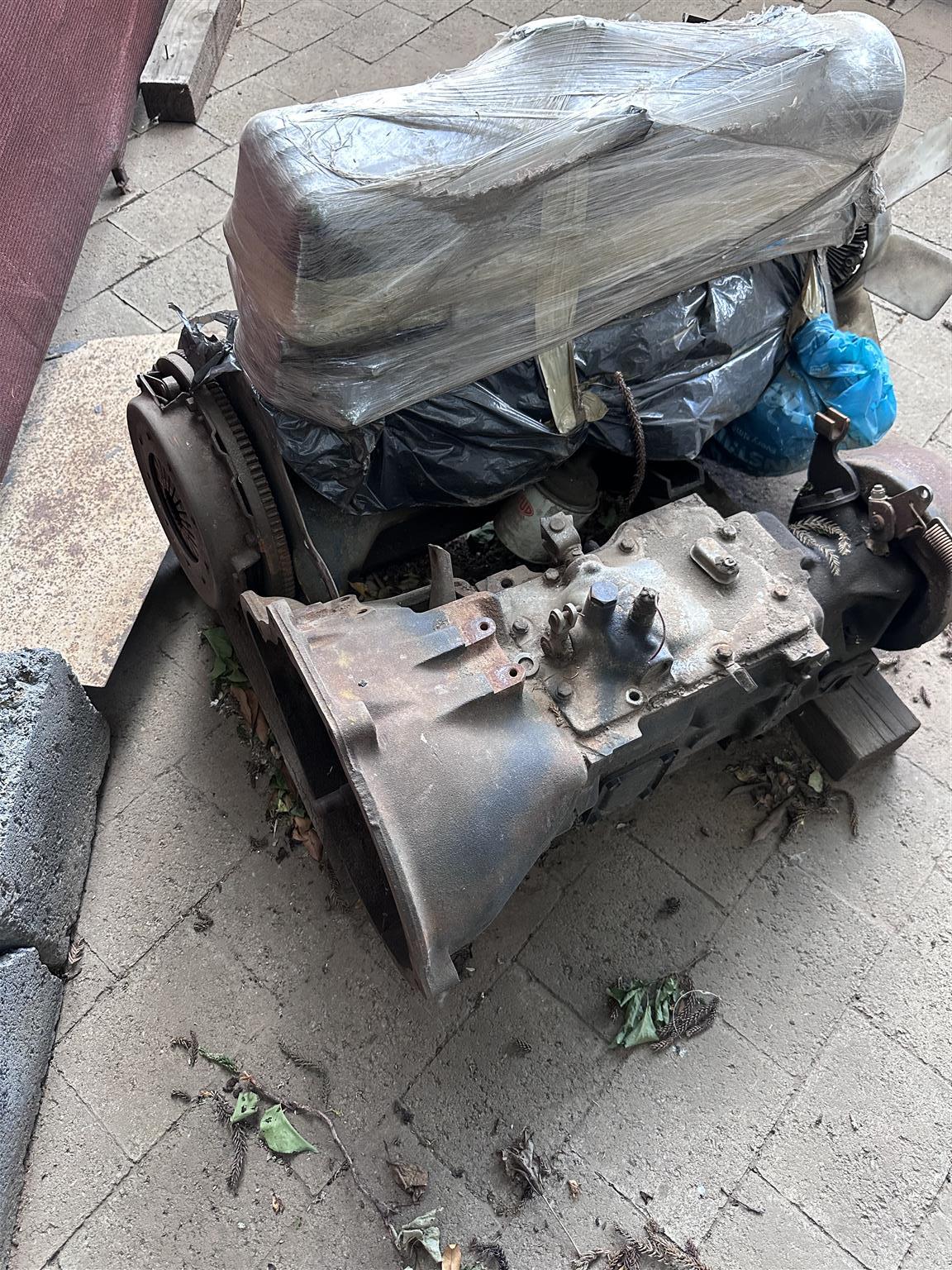 Nissan skyline L28 complete Engine & 5 Speed Gearbox - Private Seller