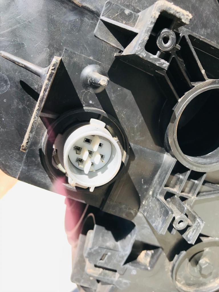 Mazda CX-5 right side xenon headlight (2015-2018) - Private Seller Mazda CX-5 right side xenon headlight (2015-2018) - Private Seller