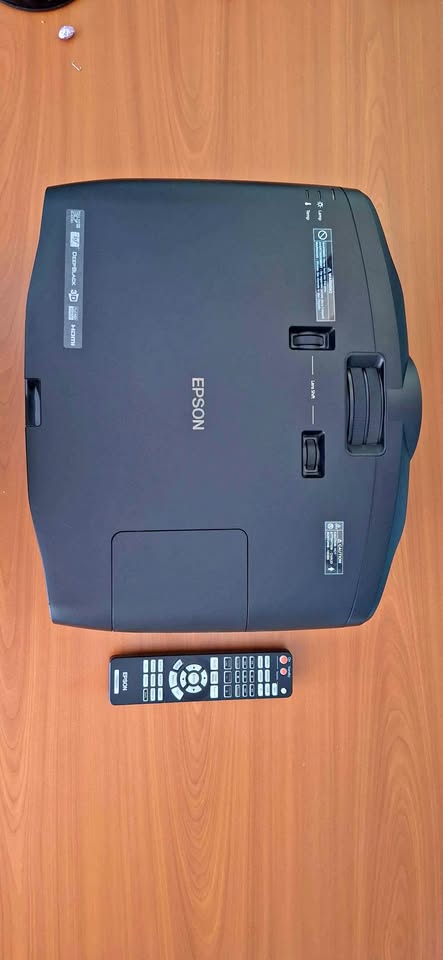 Epson projector EH-TW9100