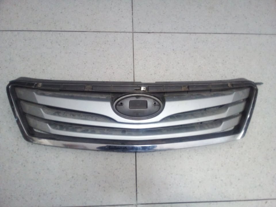 Subaru Outback grille - Private Seller