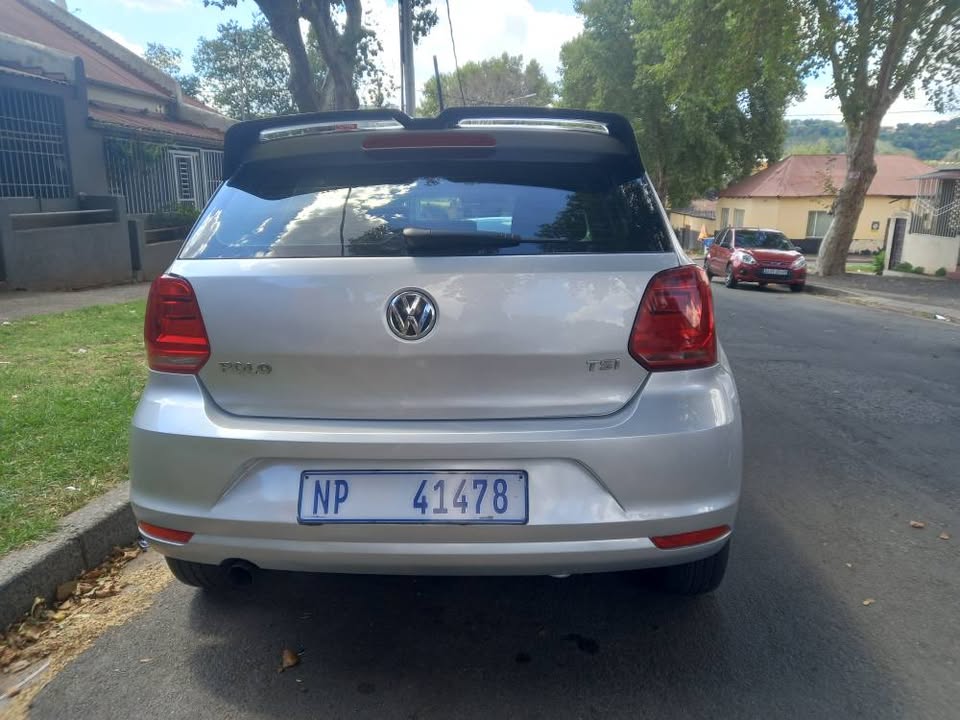 2017 VW Polo 6 Tsi 1.2 Petrol, Manual, Silver Color, Mileage . Service book.
