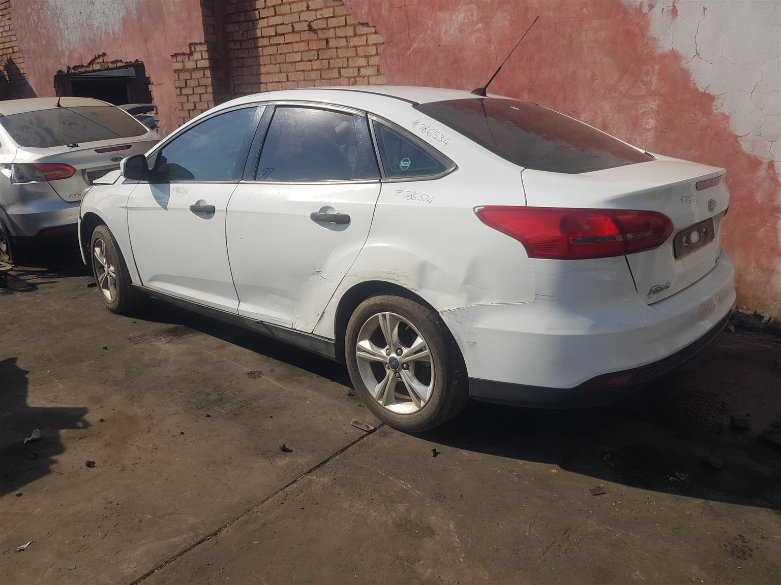 ford focus for stripping complete cars - Private Seller