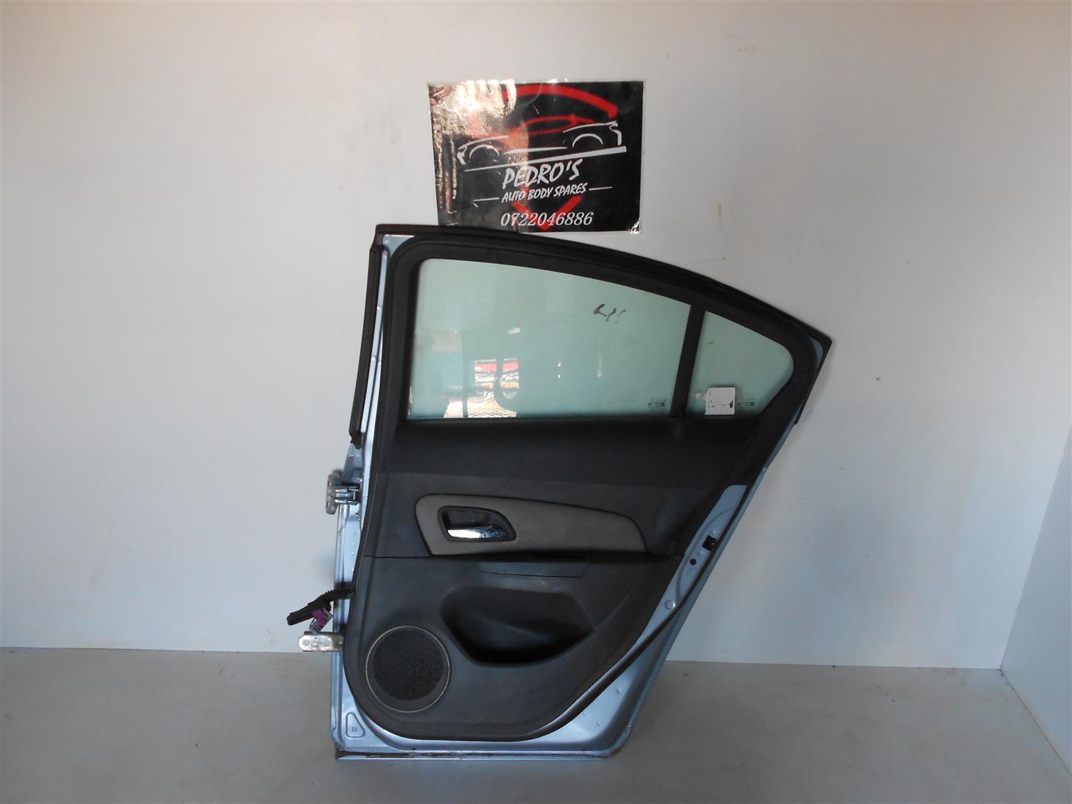 Chevrolet Cruze Right Back Door Complete - Private Seller Chevrolet Cruze Right Back Door Complete - Private Seller
