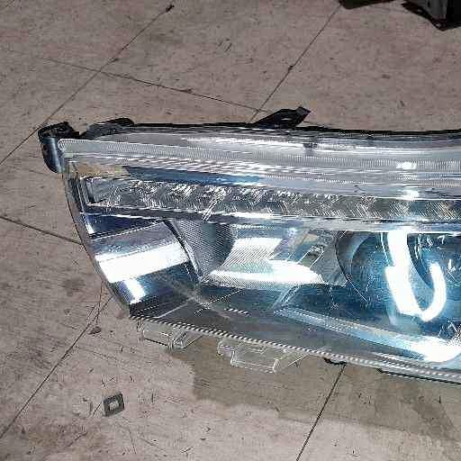 Toyota Hilux GD6 headlight (with LED) - Private Seller Toyota Hilux GD6 headlight (with LED) - Private Seller