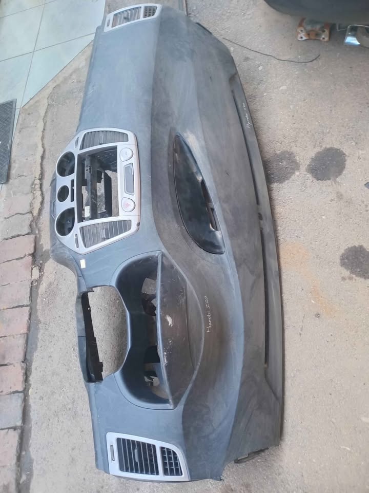 Hyundai i20 dashboard for sale WhatsApp or cell - Private Seller