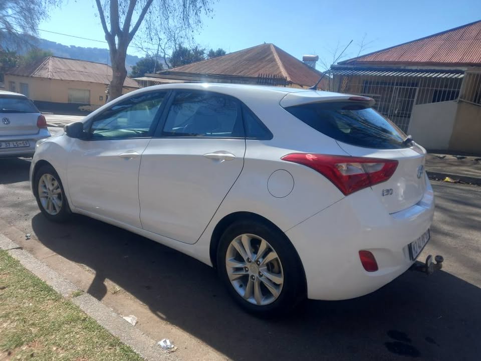 2015 Hyundai i30 Hatchback 1.6 Manual, Petrol, White, 85000kms