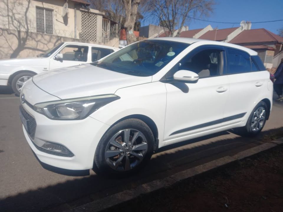 2016 Hyundai i20 1.4 FLUID PETROL, MANUAL, 75000kms,  Reverse sensor