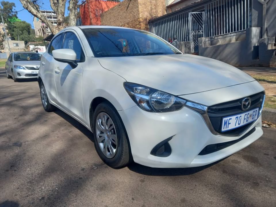 2017 Mazda 2 SkyActive Hatchback 1.5 Petrol, Manual, White, 78000kms