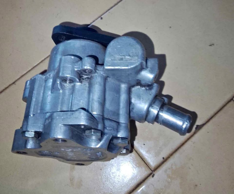Audi A4 power steering pump - Private Seller Audi A4 power steering pump - Private Seller