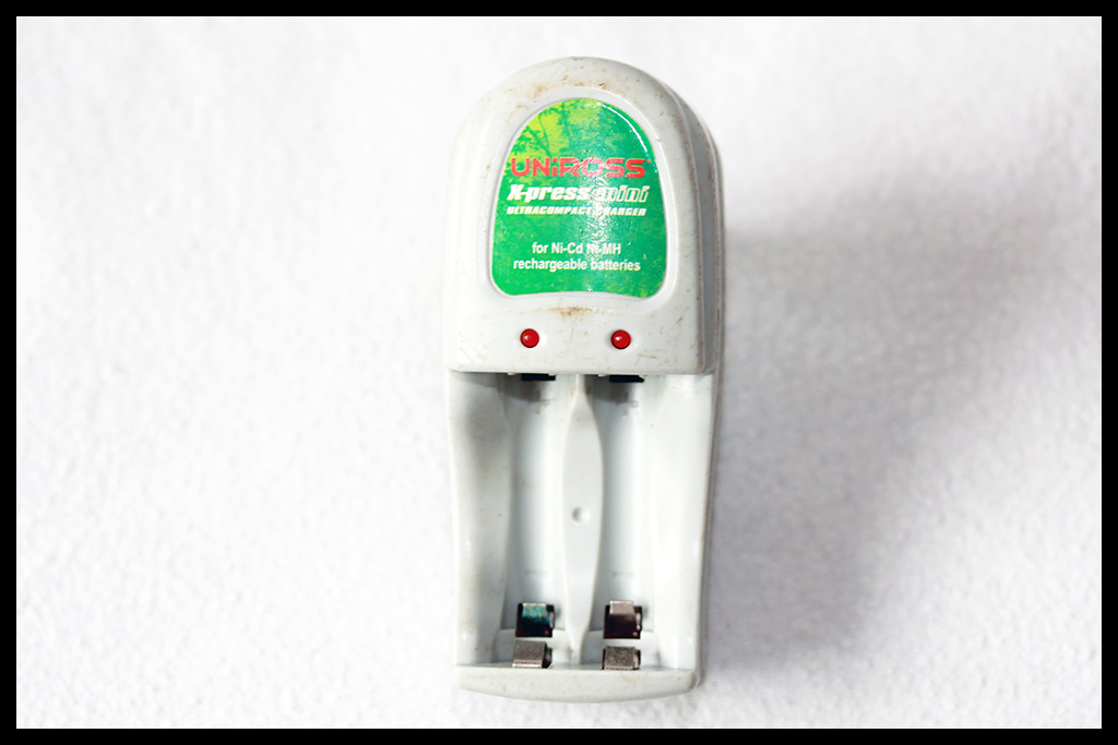 Uniross Xpress Mini Charger