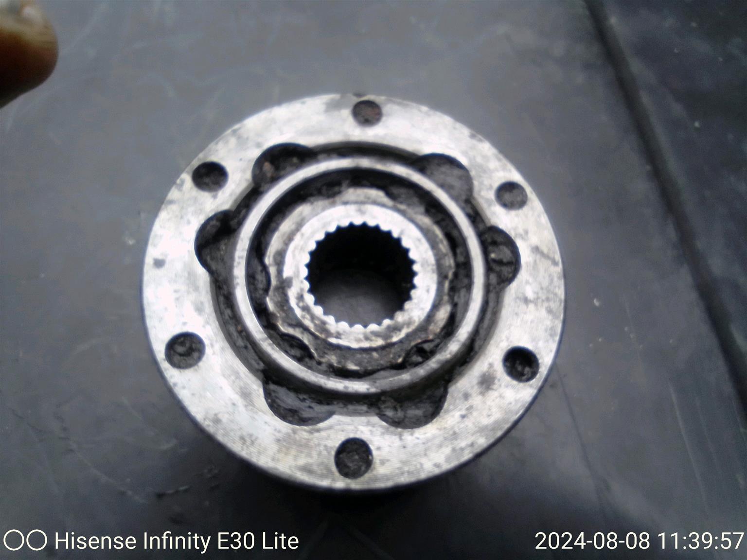 CV- JOINTS - DIFF FLANGES - Private Seller CV- JOINTS - DIFF FLANGES - Private Seller