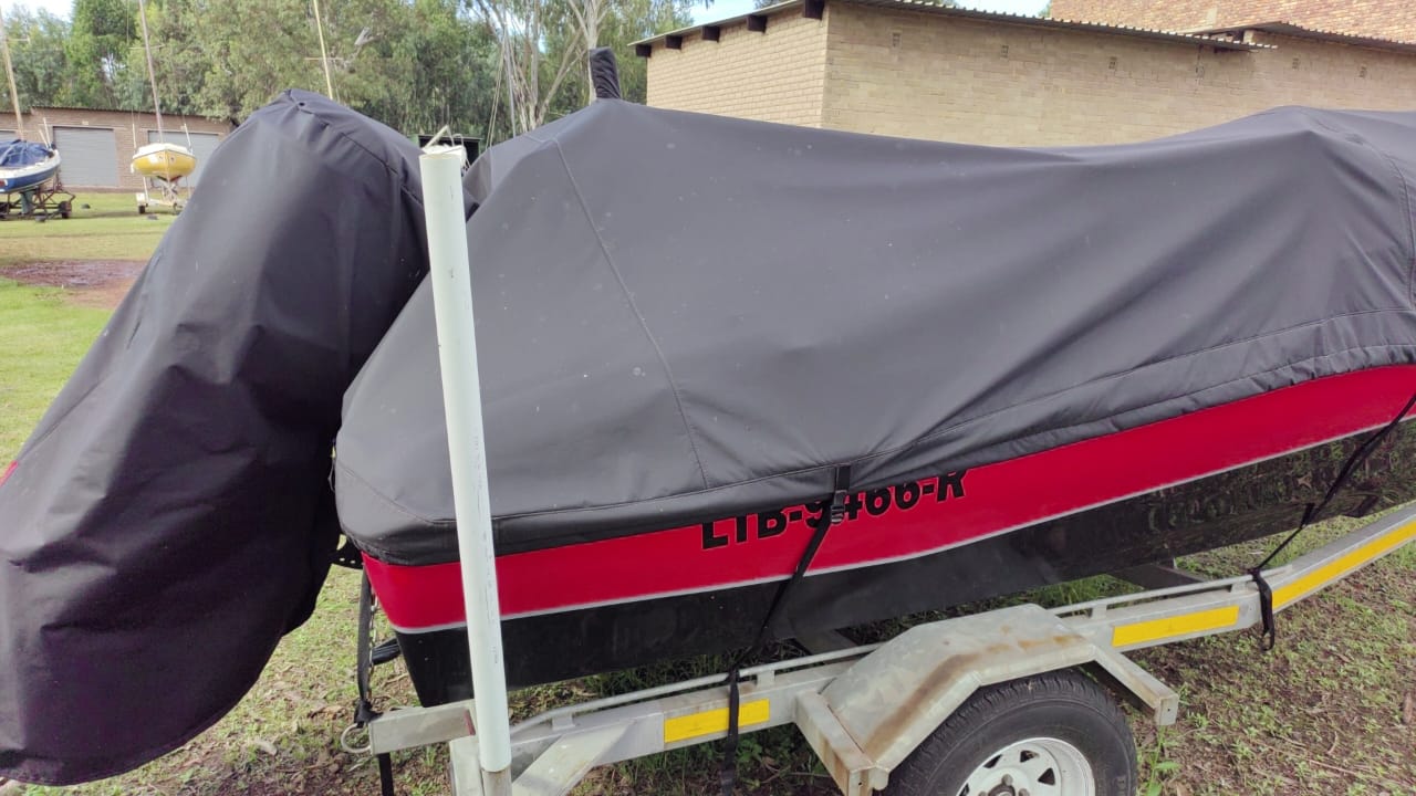 18 ft Exspression Funster boat with 150 Optimax Murcury Motor